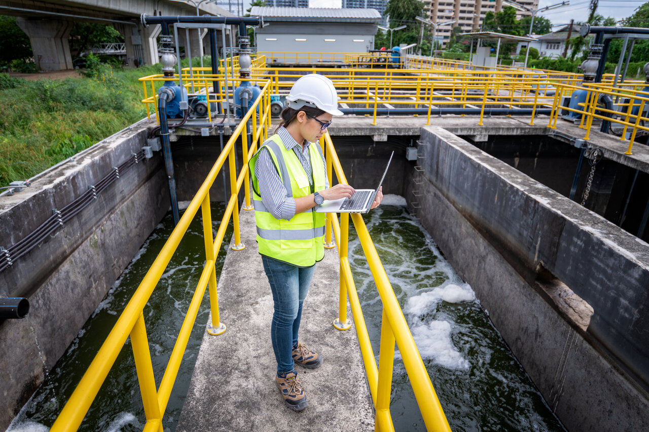 rsz engineer take water from wastewater treatment pond 2023 11 27 05 11 01 utc